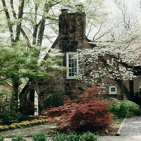 The Woodlawn Tudor Hot Springs Luaran gambar
