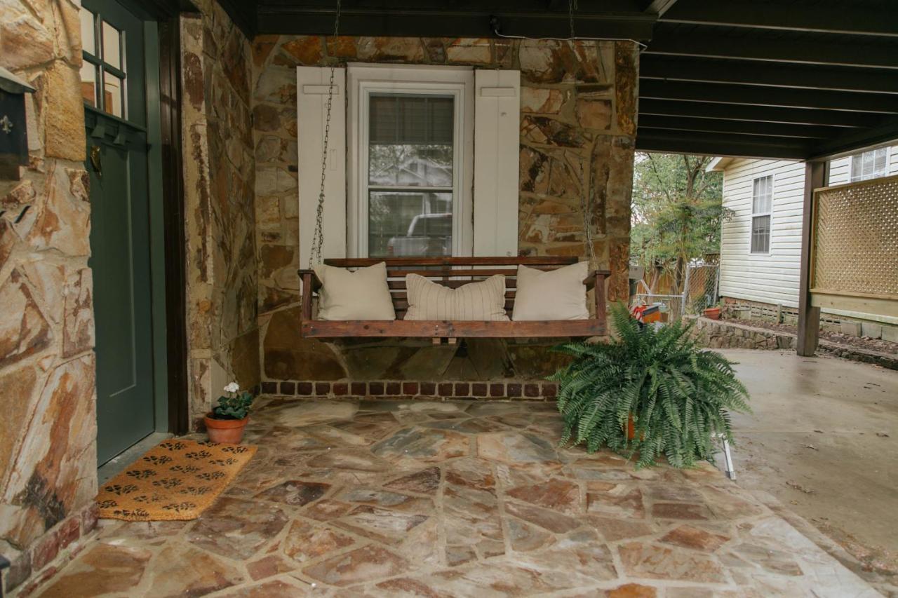 The Woodlawn Tudor Hot Springs Luaran gambar